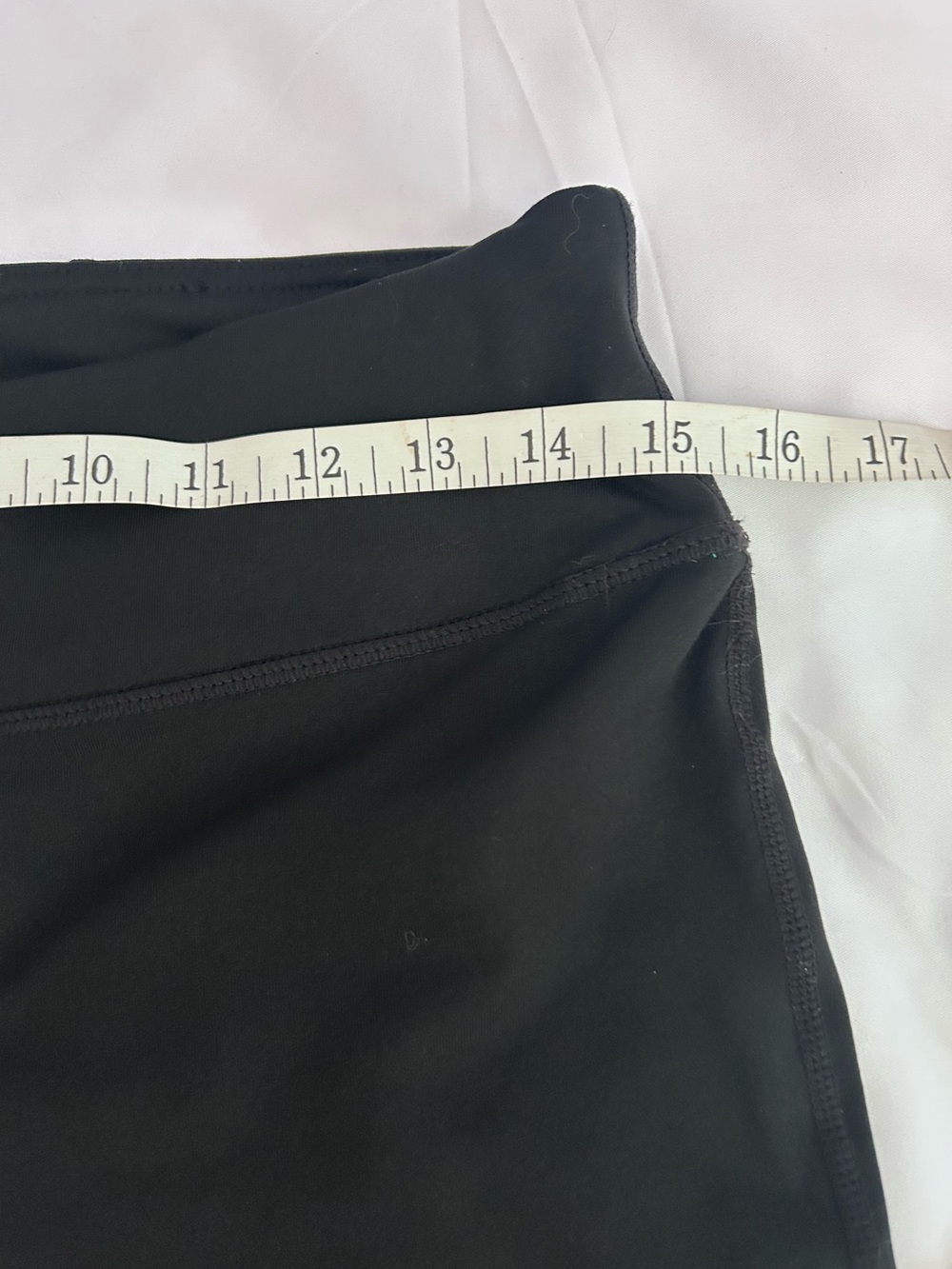 Gaiam OM Pop Capri Leggings With Strappy Detail Size Large - Picture 4 of 7